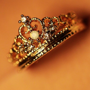 Crown inlay Zircon Ring